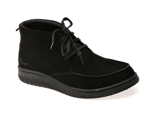 Ghete CLARKS negre, RELAX LITE MOC, din piele intoarsa