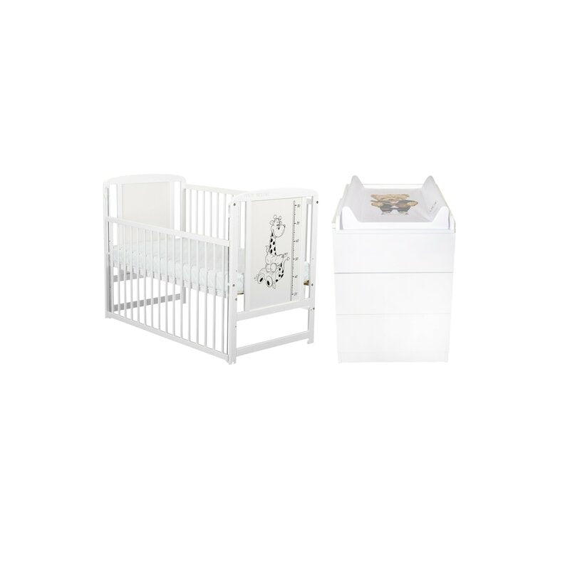 Set mobilier pentru copii, BabyNeeds: Patut cu laterala culisanta, din lemn de pin si MDF, somiera reglabila in 3 trepte, Timmi Girafa, 120x60 cm + Saltea cocos-burete-cocos, 10 cm + Comoda cu masuta de infasat, Alb